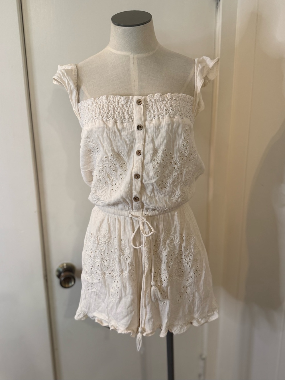 American Eagle Outfitters Cream Eyelet Button-Front Romper Sz M